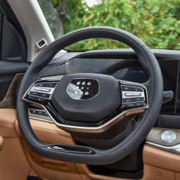 E5 Luxury PHEV thumbnail 5