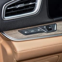 E5 Luxury PHEV thumbnail 9